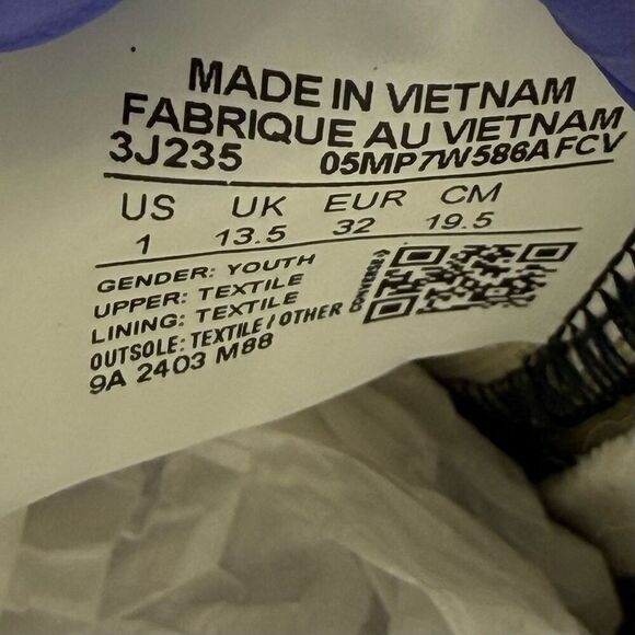 Converse Chuck Taylor All Star Black Canvas Lace Up Sneakers - Big Kid US 1 - Picture 12 of 12